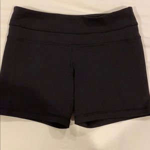 Lululemon 4inch biker short size 6